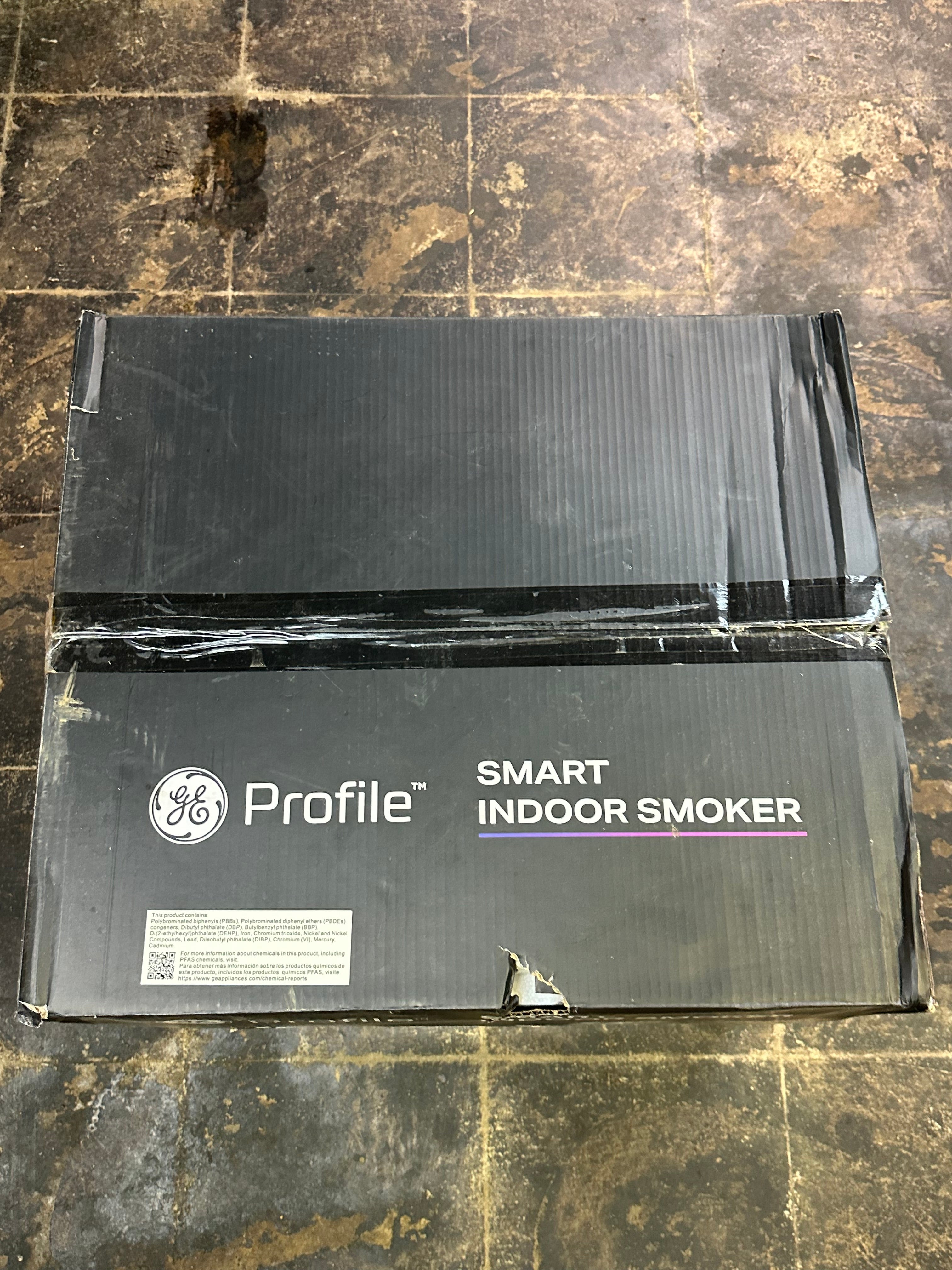 GE Profile™ Smart Indoor Pellet Smoker  Model #: P9SBAAS6VBB