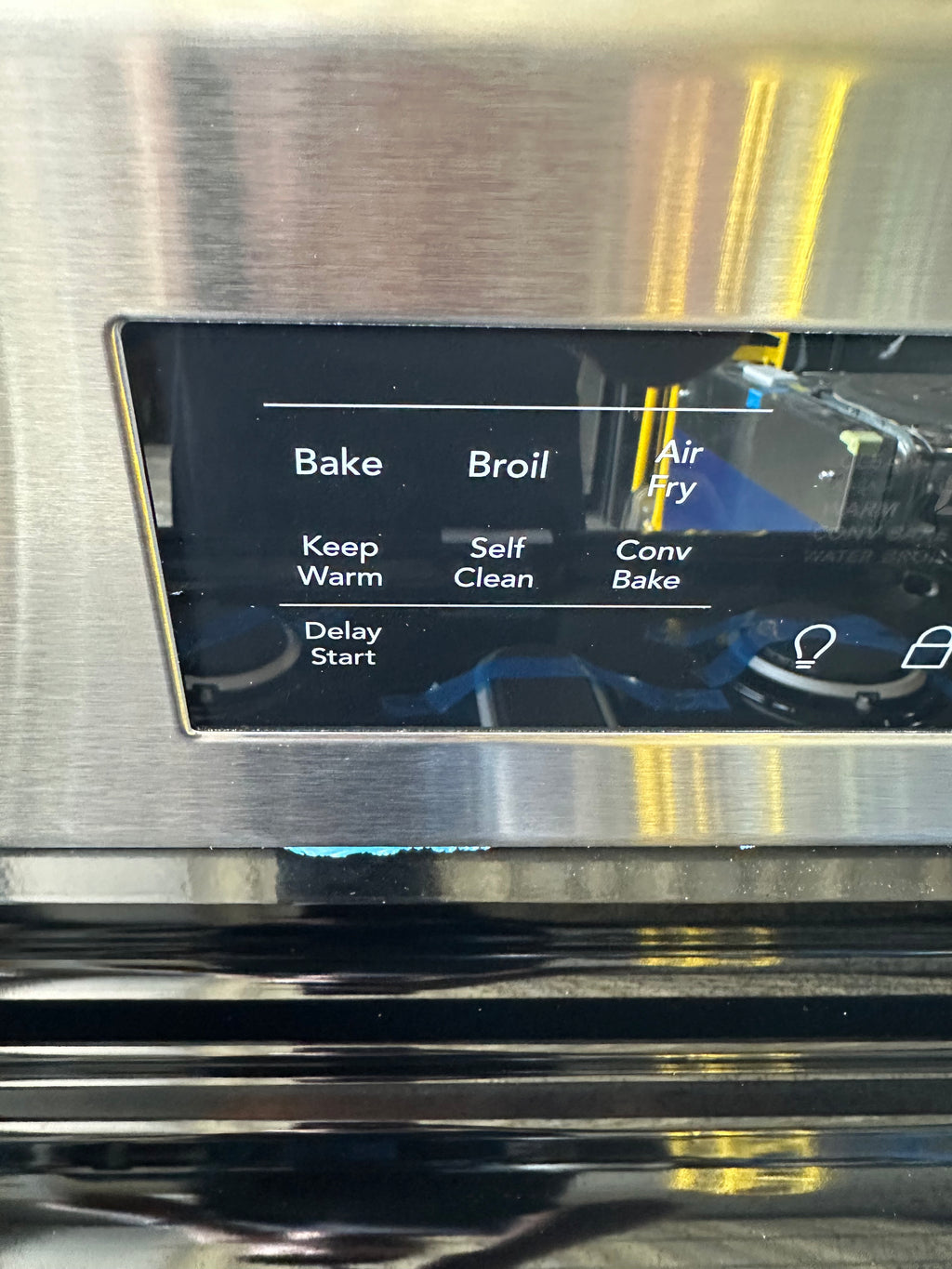 Frigidaire 30" Gas Range with Air Fry FCRG3083AS