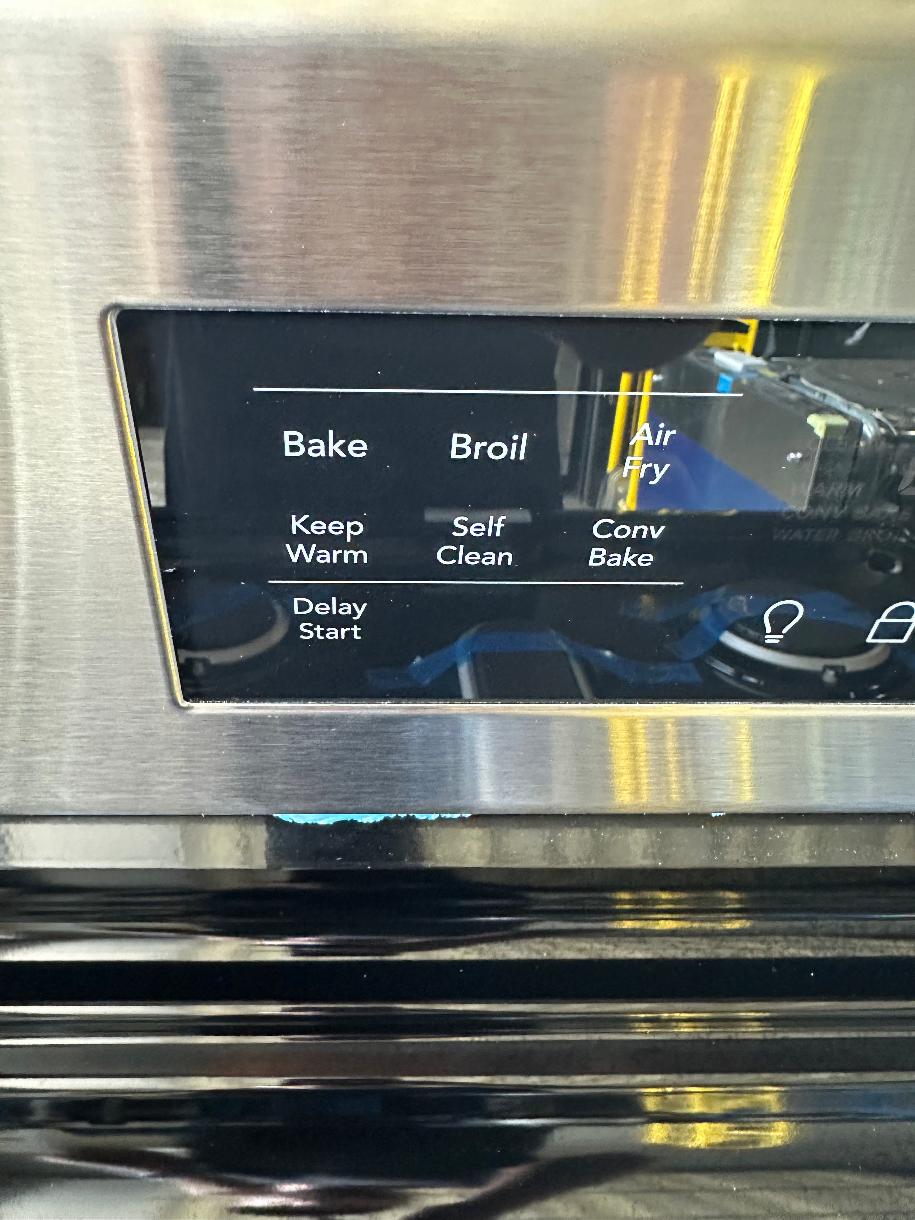 Frigidaire 30" Gas Range with Air Fry FCRG3083AS