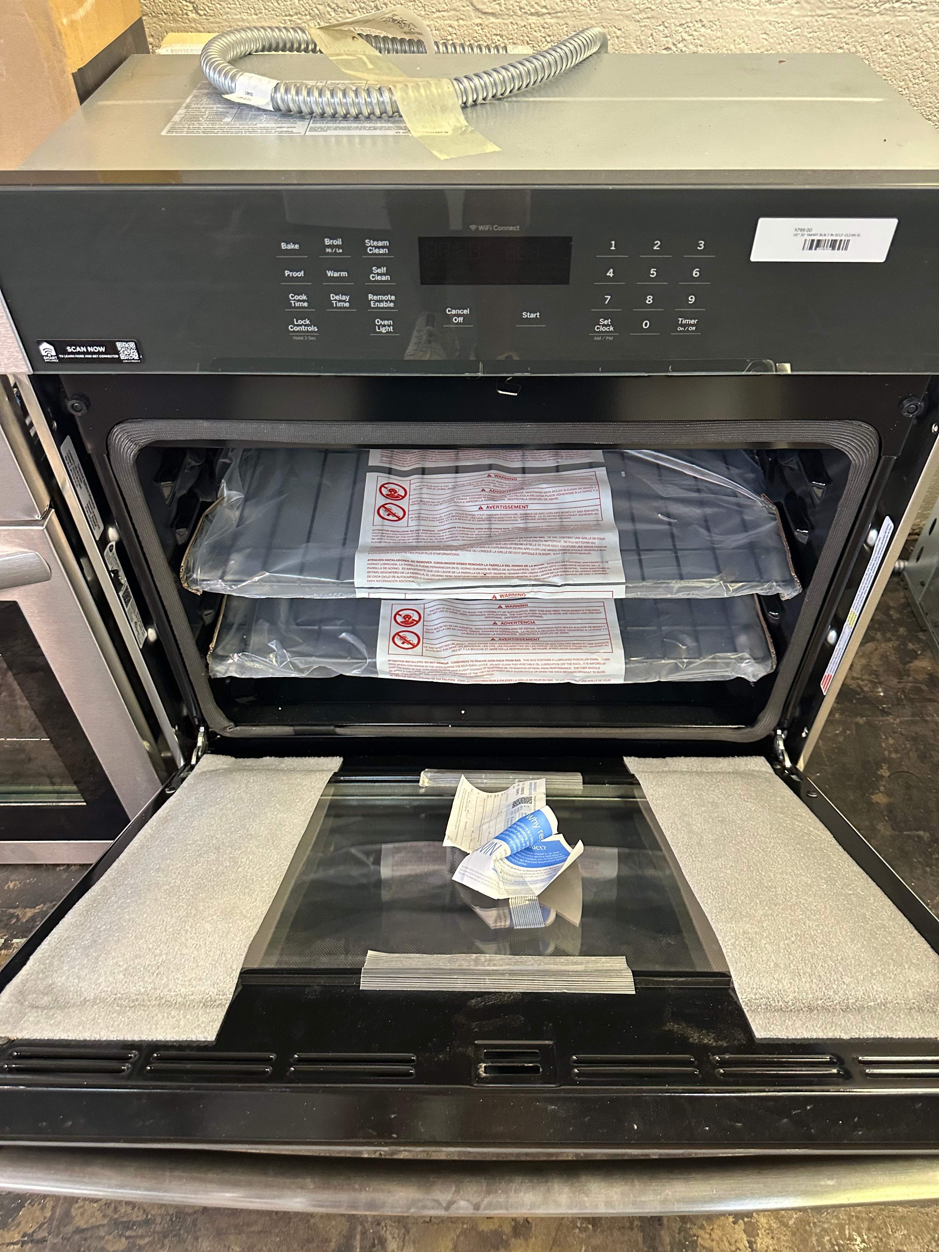 GE® 30" Smart Built-In Self-Clean Single Wall Oven Model #: JTS3000SNSS