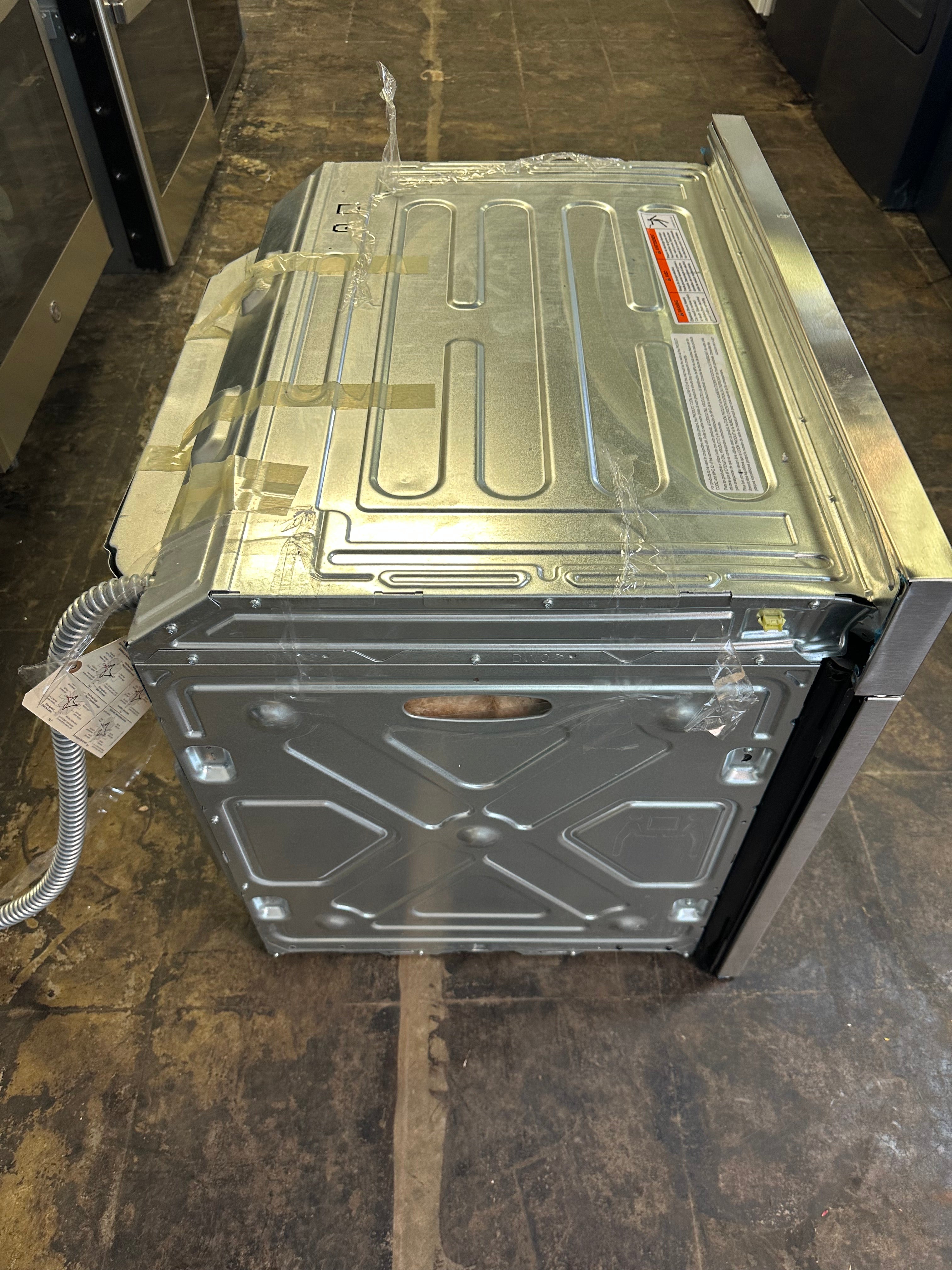 Frigidaire 30" Single Electric Wall Oven FCWS3027AS