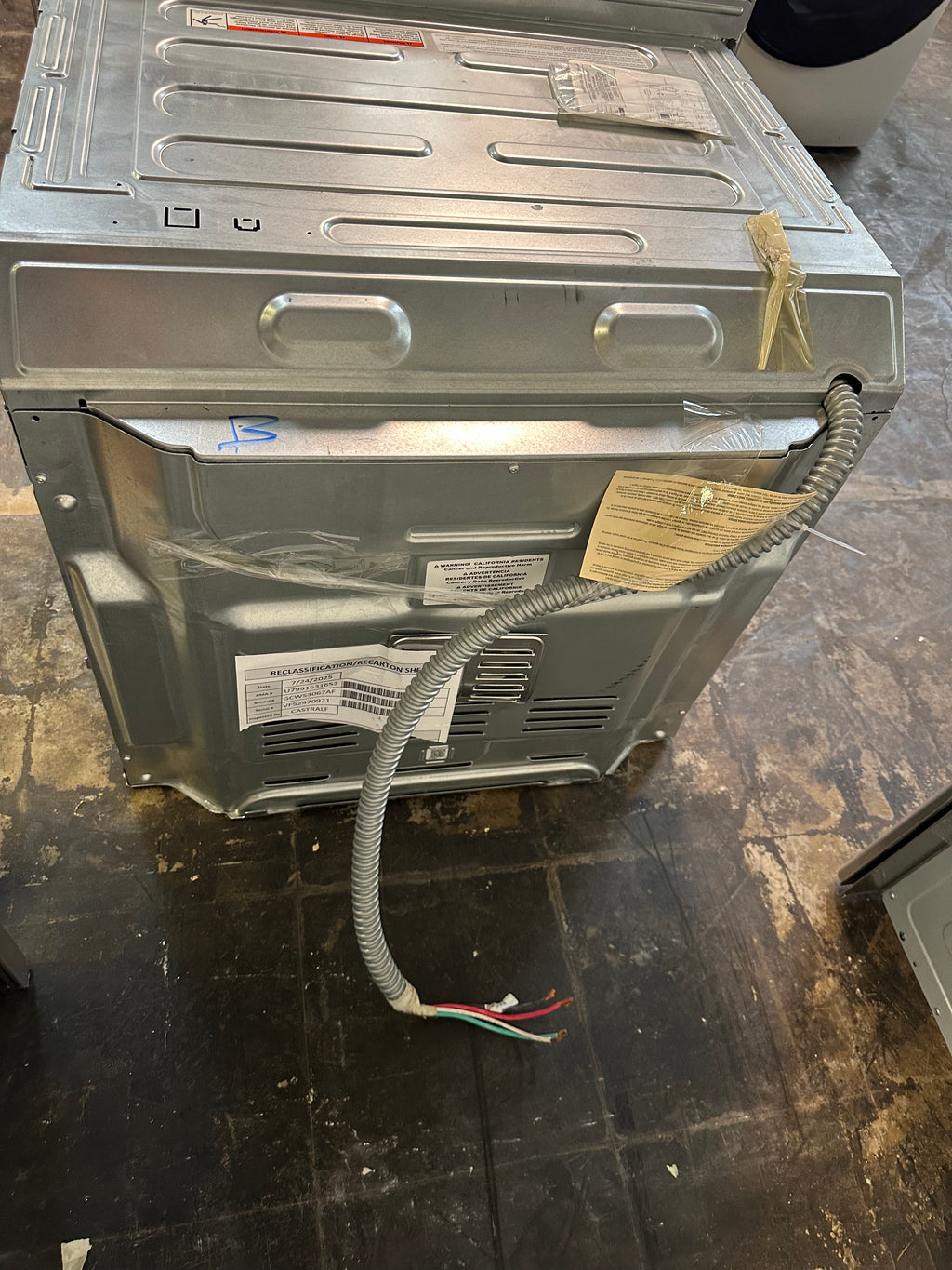 Frigidaire Gallery 30" Single Electric Wall Oven with 15+ Ways To Cook MODEL# GCWS3067AF