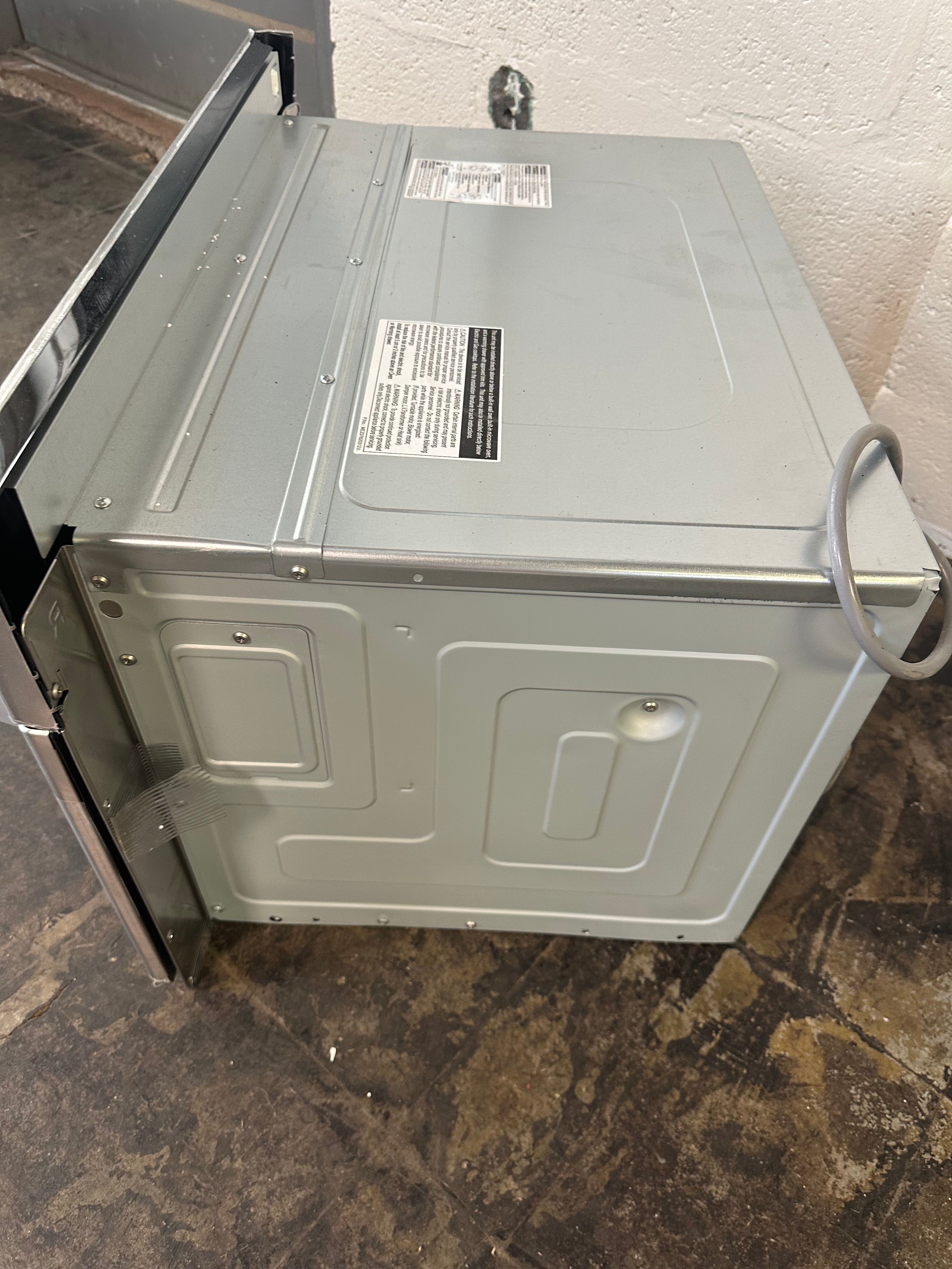 CAFÉ™ 30" Custom Speed Cook Oven with 120V Advantium® Technology CSB913P2VS1