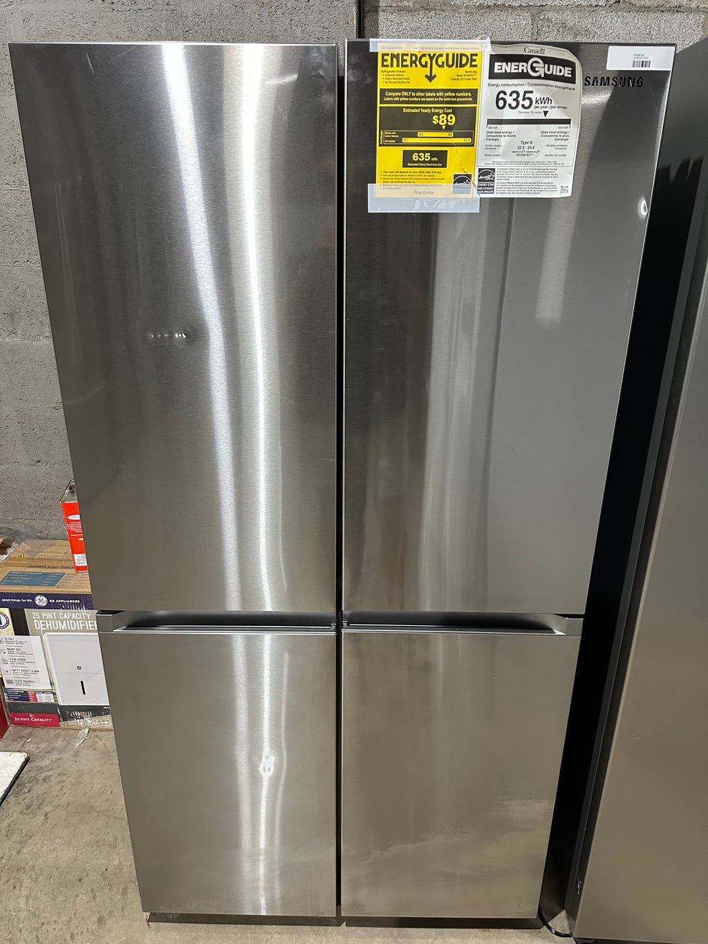 SAMSUNGBespoke 23 cu. ft. Counter Depth 4-Door Flex™ Refrigerator with Beverage Center™ & Customizable Door Panels in Stainless Steel