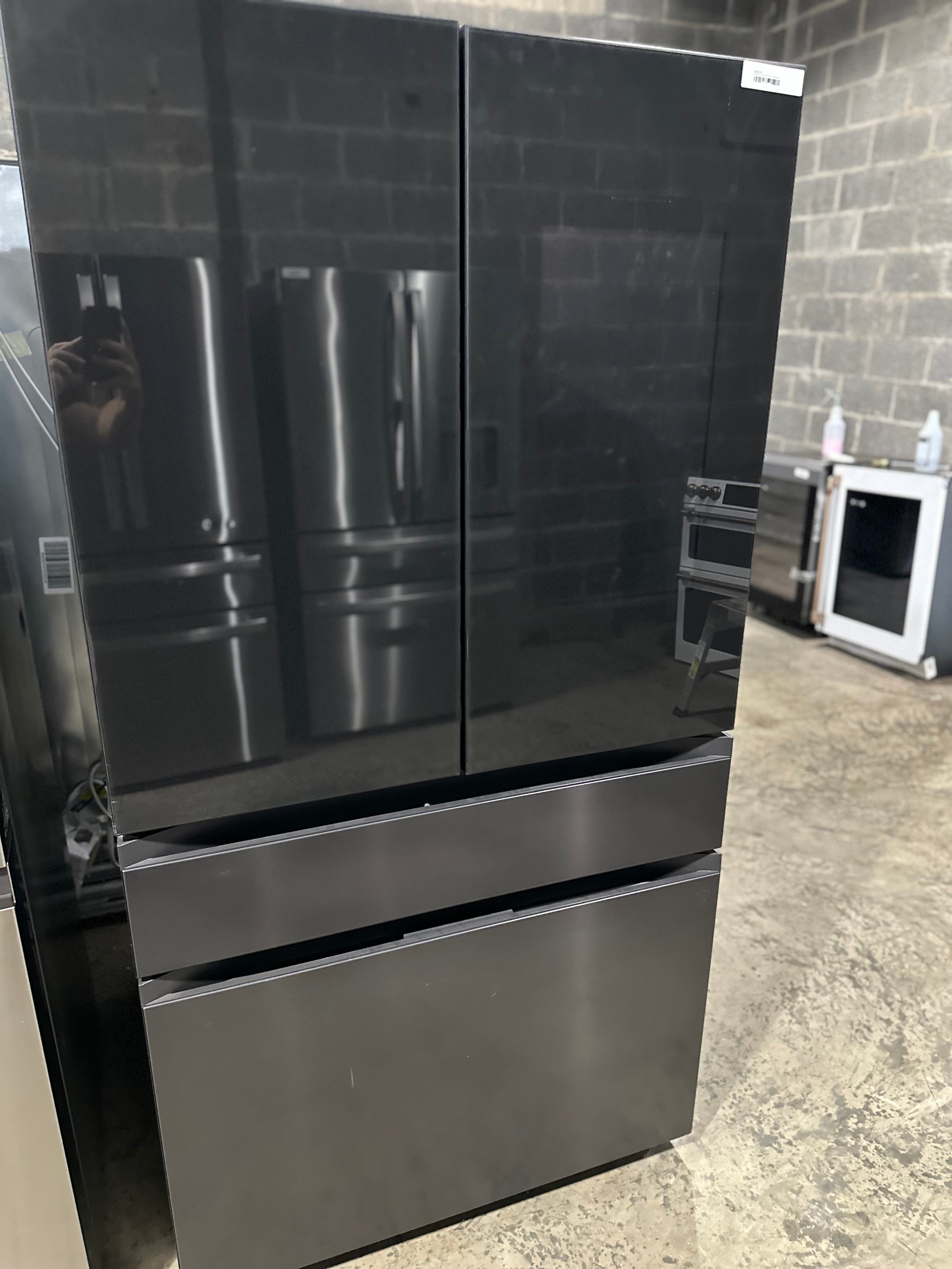 Samsung - Bespoke 29 cu. ft. 4-Door French Door Refrigerator with  Family Hub+ - Charcoal Glass & Black/Charcoal