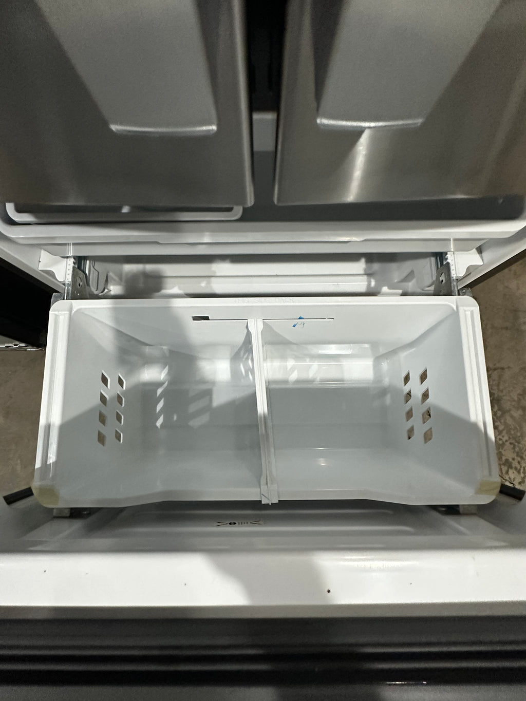 GE Standard-Depth 24.8-cu ft 3 -Door French Door Refrigerator with Ice Maker with Water Dispenser ( Fingerprint-resistant Stainless Steel ) ENERGY STAR Certified