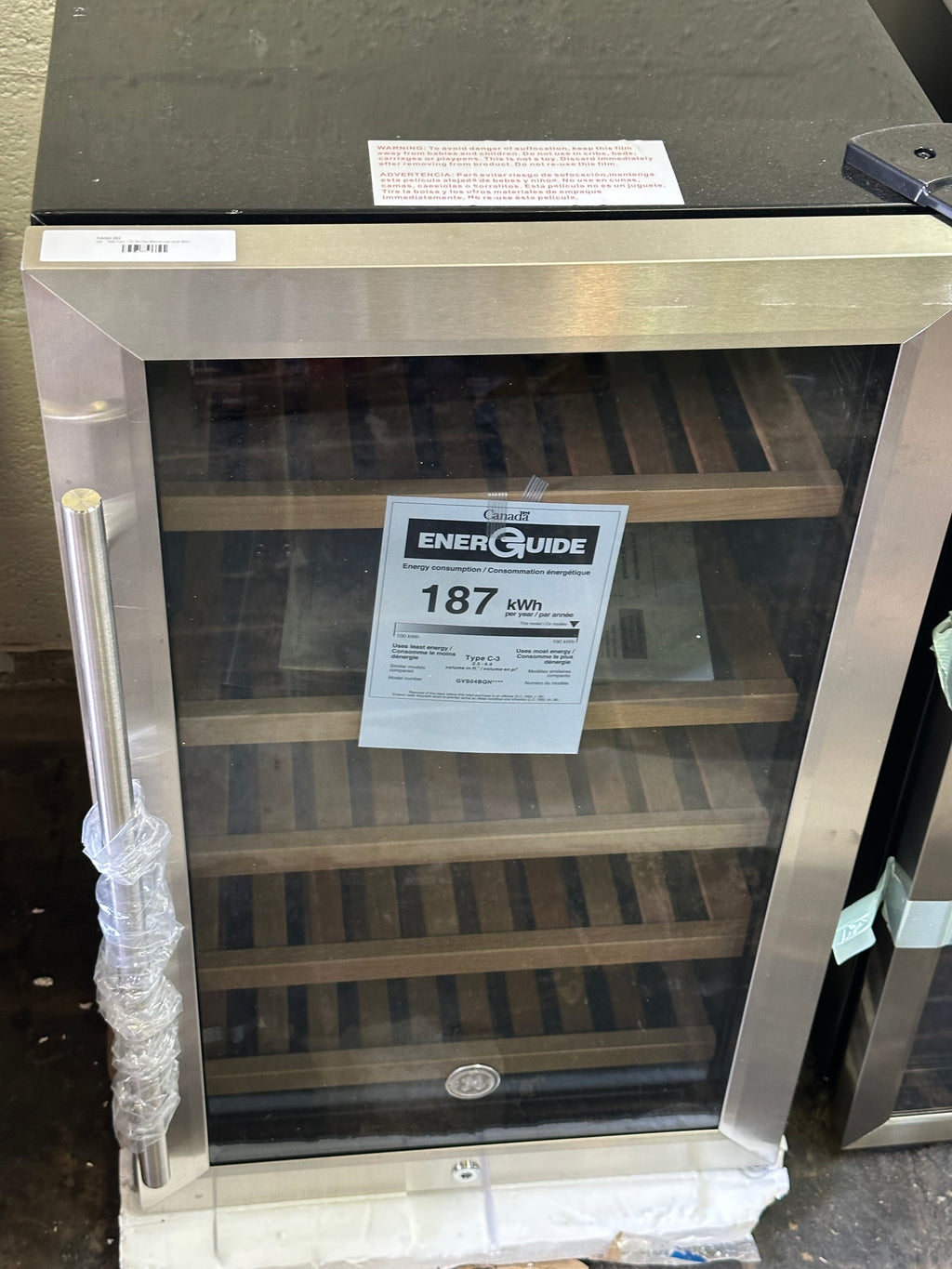 GE® Wine Center and Beverage Center  Model #: GVS04BQNSS