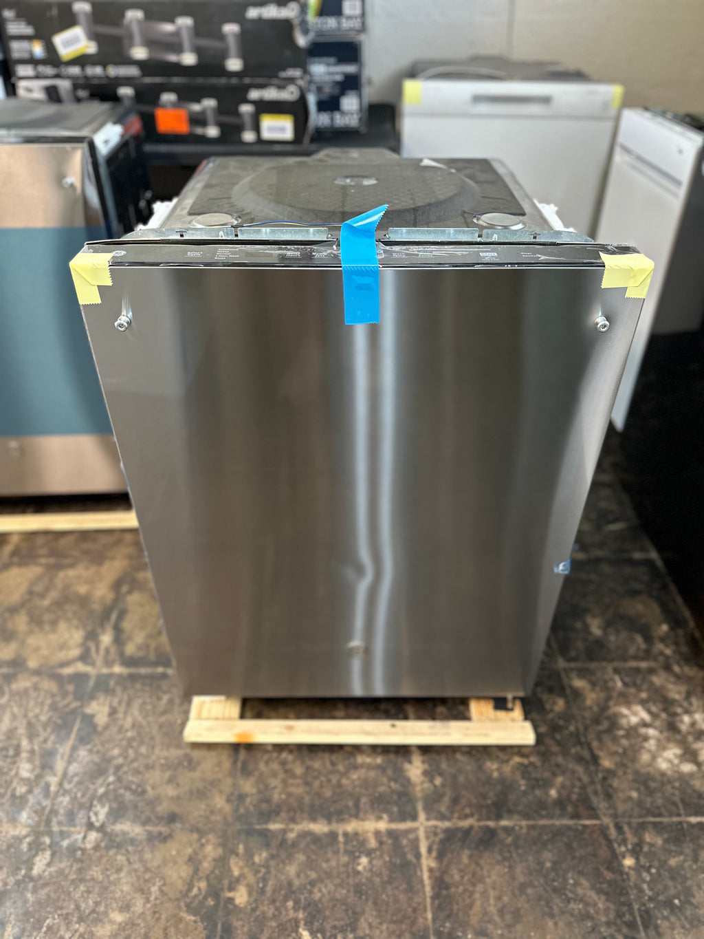 GE® ENERGY STAR® Fingerprint Resistant Top Control with Stainless Steel Interior Dishwasher with Sanitize Cycle  Model #: GDT650SYVFS