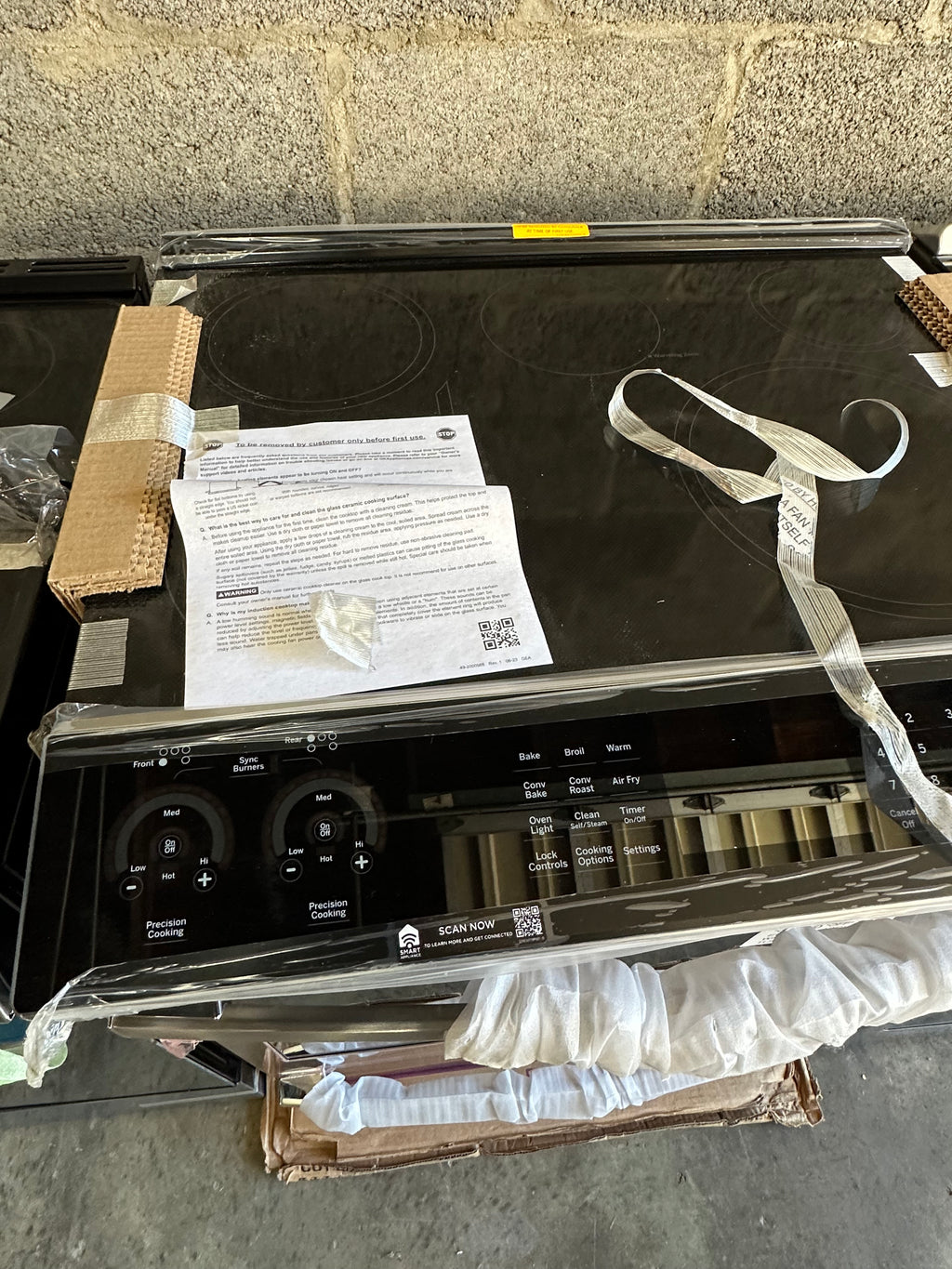 GE Profile™ 30" Smart Slide-In Fingerprint Resistant Front-Control Induction and Convection Range with No Preheat Air Fry  Model #: PHS930YPFS