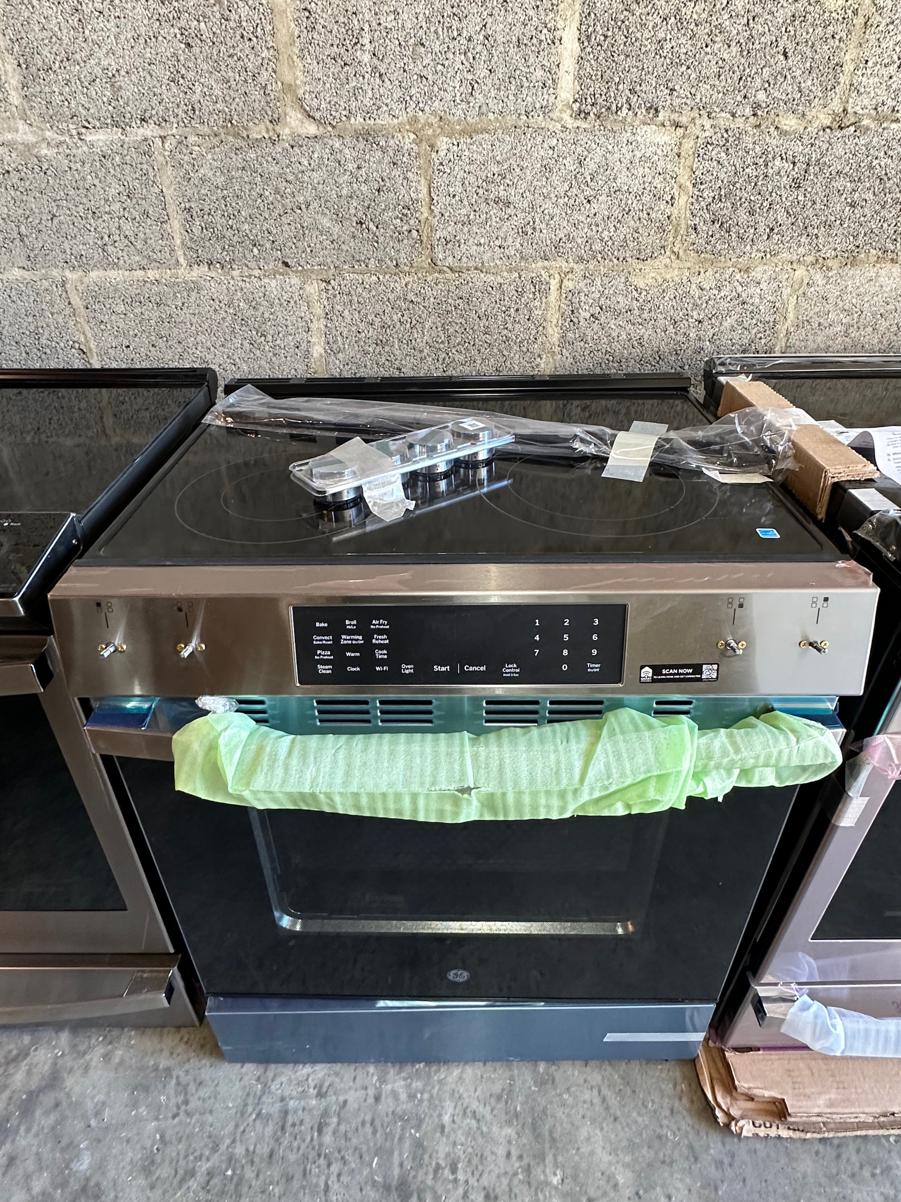 GE® ENERGY STAR® 30" Slide-In Electric Convection Range with No Preheat Air Fry and EasyWash™ Oven Tray  Model #: GRS600AVFS