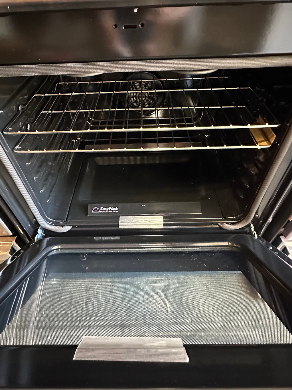 GE® ENERGY STAR® 30" Slide-In Electric Convection Range with No Preheat Air Fry and EasyWash™ Oven Tray  Model #: GRS600AVFS