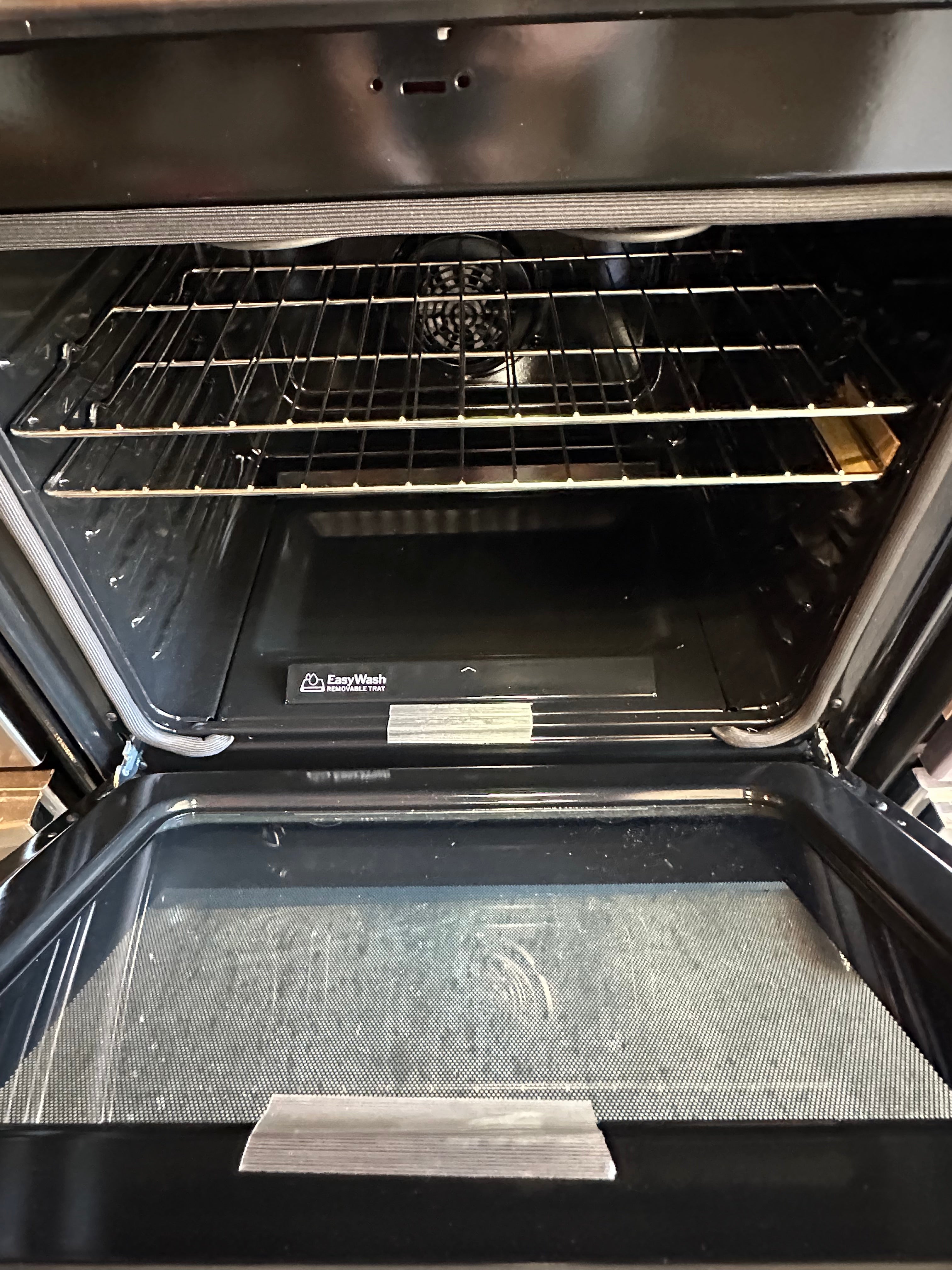 GE® ENERGY STAR® 30" Slide-In Electric Convection Range with No Preheat Air Fry and EasyWash™ Oven Tray  Model #: GRS600AVFS