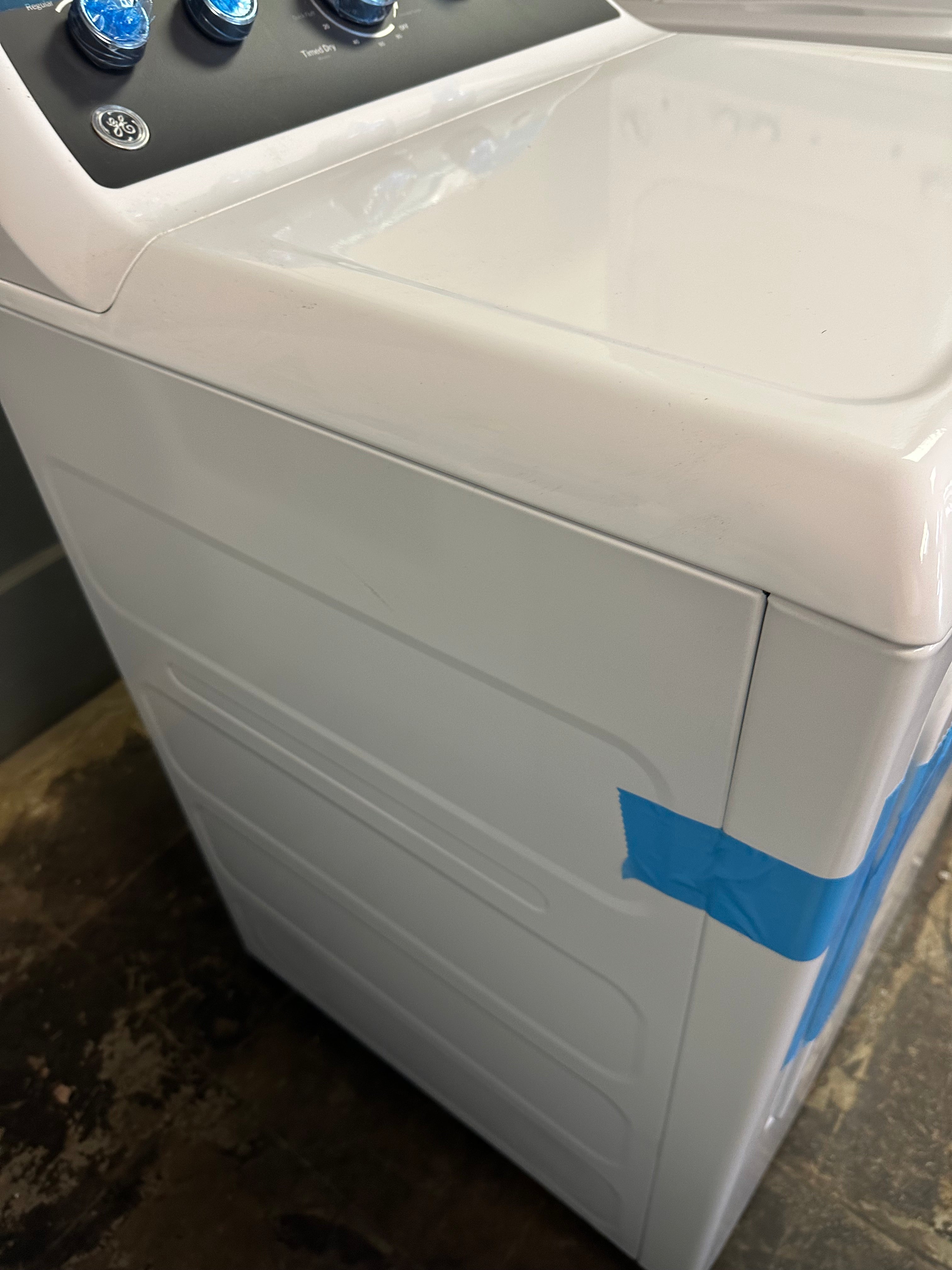 GE® 7.2 cu. ft. Capacity Gas Dryer with Up To 120 ft. Venting and Extended Tumble  Model #: GTD48GASWWB