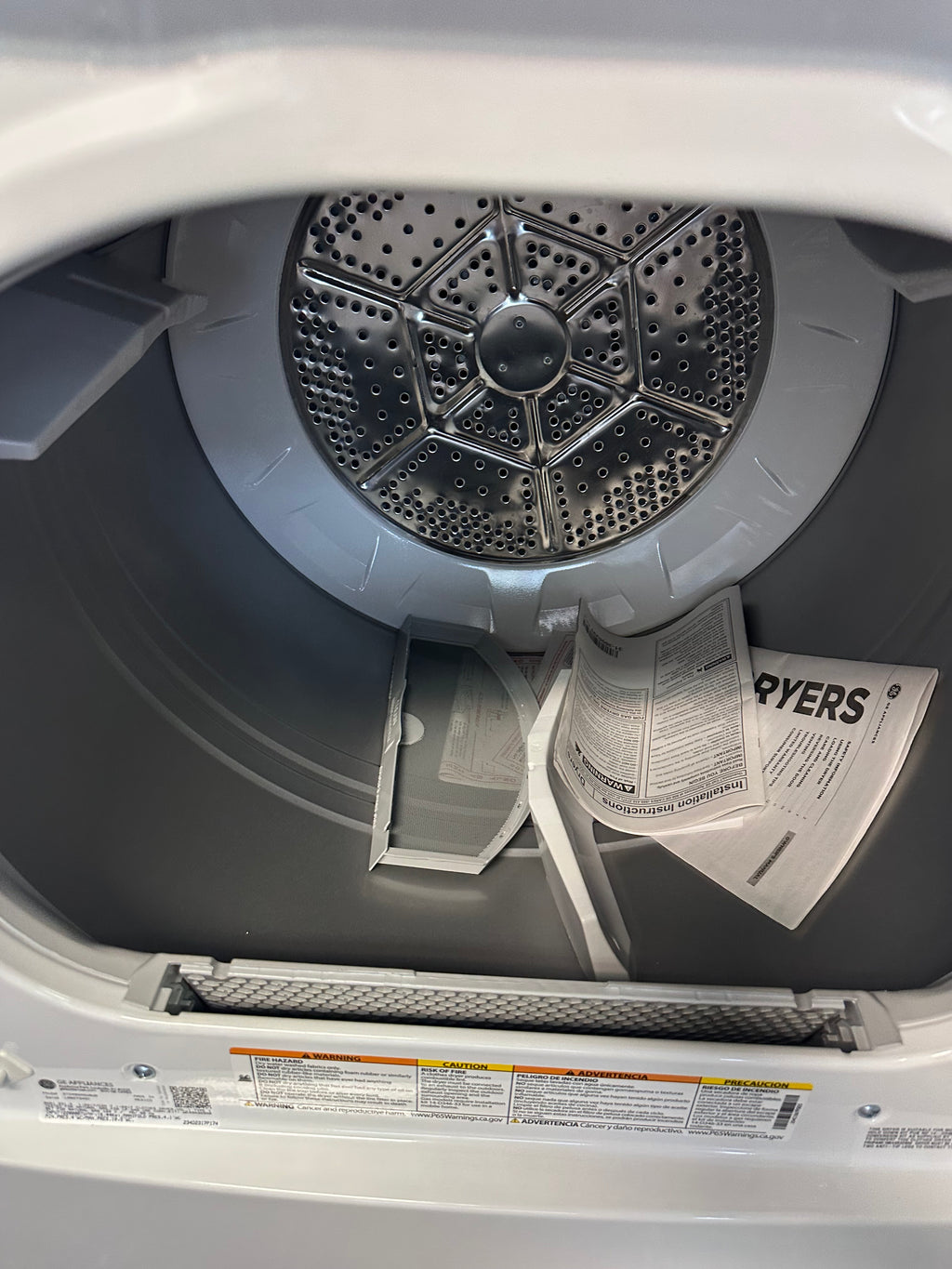 GE® 7.2 cu. ft. Capacity Gas Dryer with Up To 120 ft. Venting and Extended Tumble  Model #: GTD48GASWWB