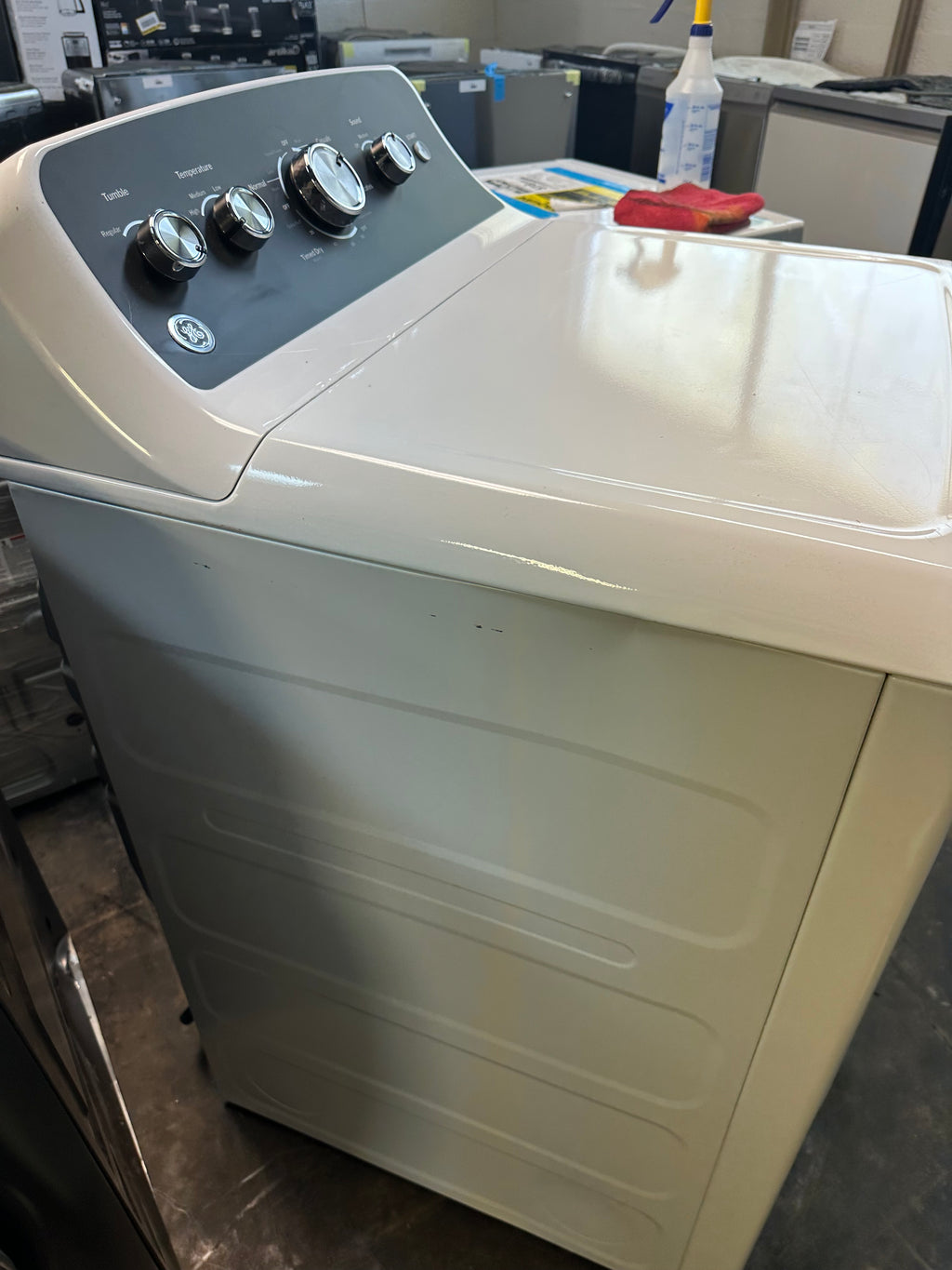 GE® 7.2 cu. ft. Capacity Electric Dryer with Up To 120 ft. Venting and Extended Tumble  Model #: GTD48EASWWB