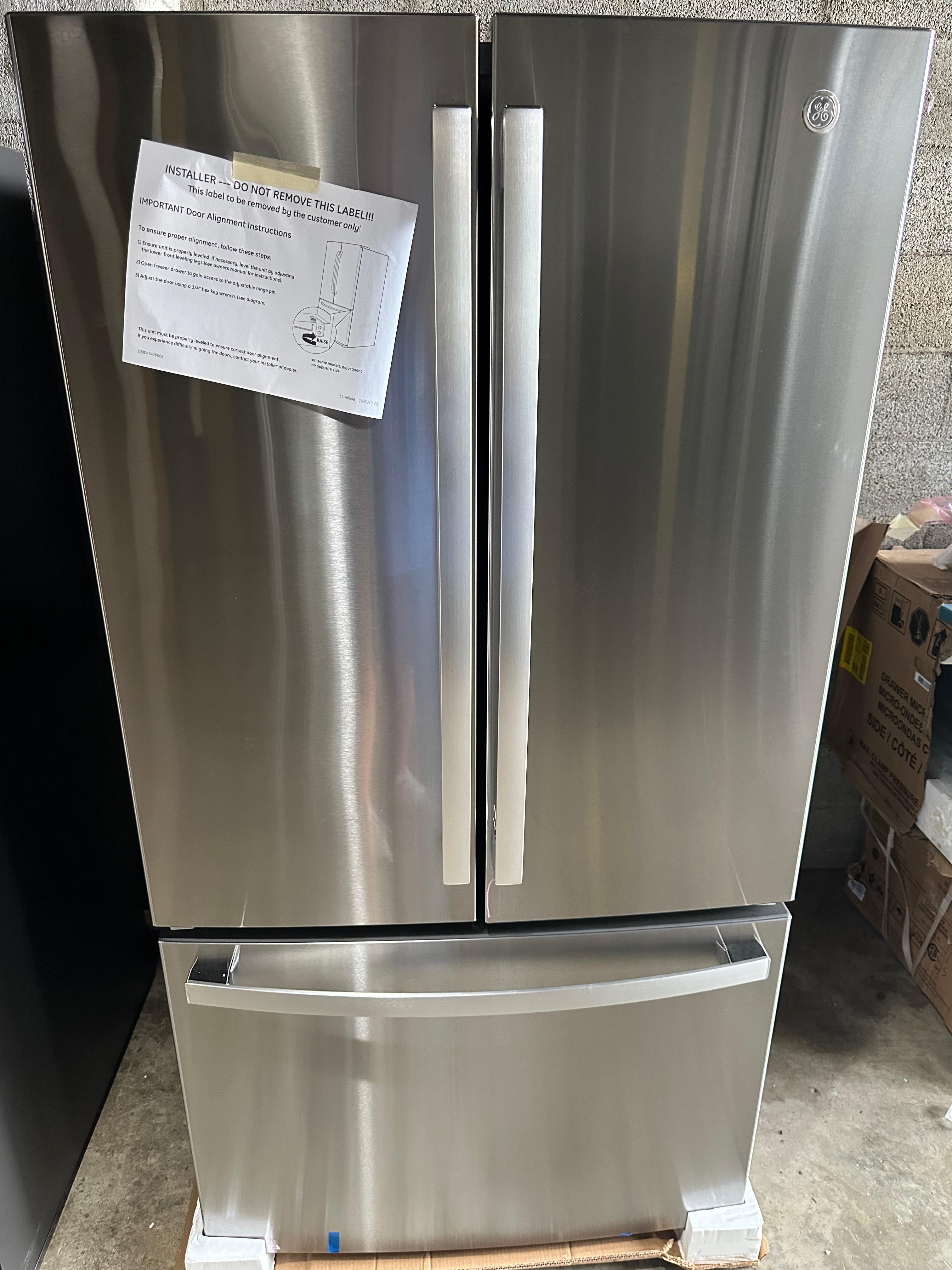GE ENERGY STAR 27.0 Cu. Ft. Fingerprint Resistant French-Door Refrigerator Model #: GNE27JYMFS